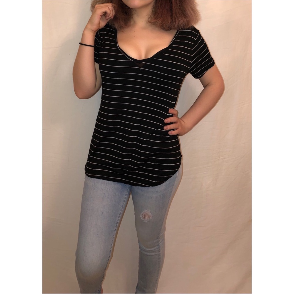 Relaxed v-neck Tee